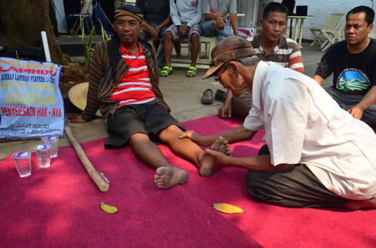 25 Hari jalan kaki, korban Lapindo tiba di Jakarta