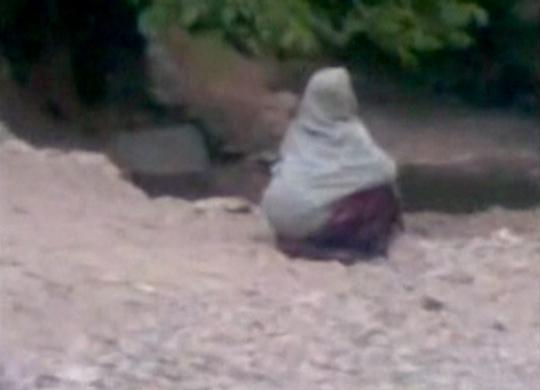 Eksekusi wanita Afghanistan yang dituding selingkuh