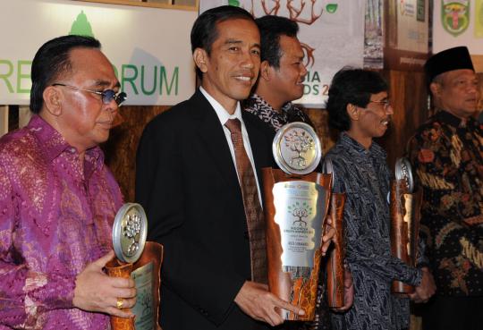 Jokowi terima penghargaan Indonesia Green Awards 2012