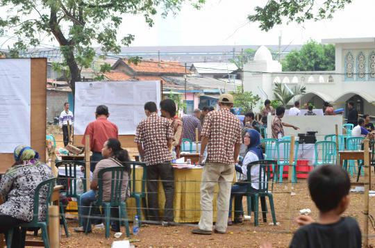 Suasana penghitungan suara di TPS Manggarai