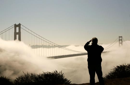 Jembatan negeri di atas awan