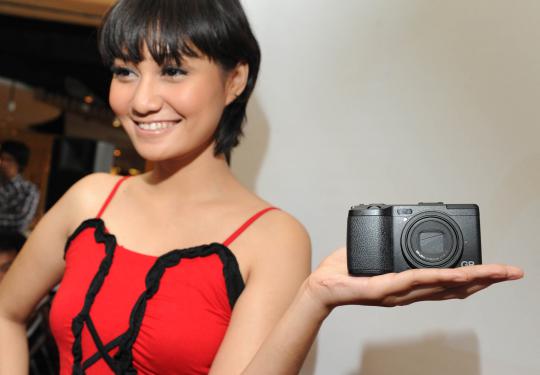 Model cantik dan kamera