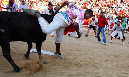 Ketika amukan banteng tak terbendung