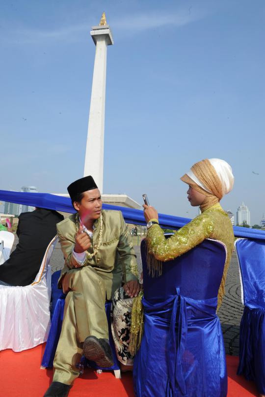 Pelaminan nikah massal terpanjang di Monas