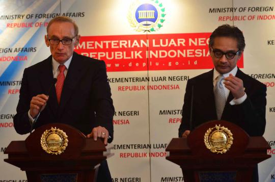 Menlu Bob Carr kunjungi gedung Pancasila