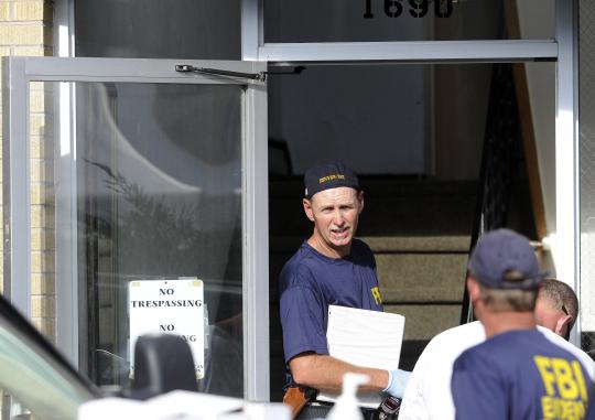 FBI sisir apartemen James Holmes alias Joker