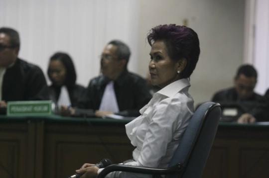 Miranda Goeltom jalani sidang perdana