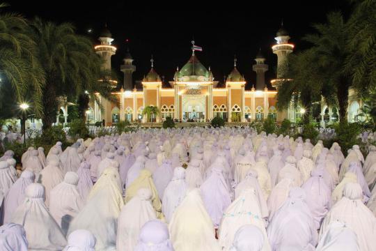 Salat Tarawih Muslimah Thailand