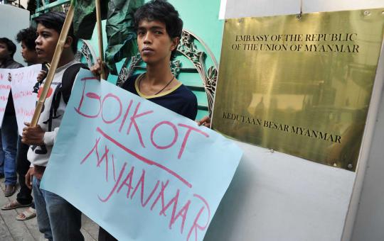 Demo kecam pembantaian terhadap etnis Rohingya Myanmar