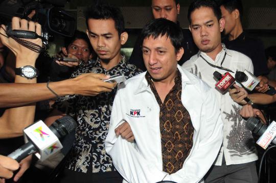 Putra pedangdut A Rafiq saat ditahan KPK