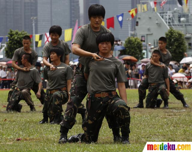 Foto : Unjuk gigi Tentara Pembebasan Rakyat China merdeka.com