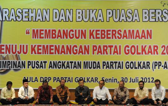 JK-Ical hadiri buka puasa bersama Partai Golkar