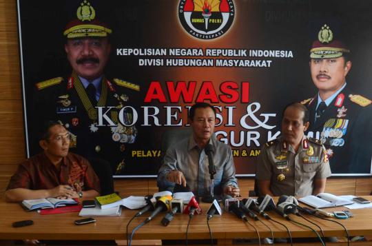Komjen Sutarman gelar konpers terkait dugaan korupsi simulator