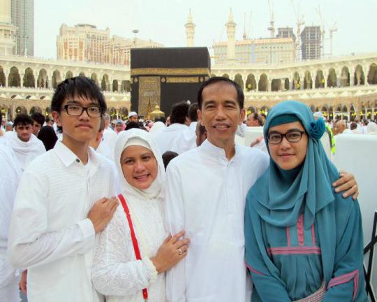 Perjalanan religius Jokowi ke Tanah Suci bersama keluarga