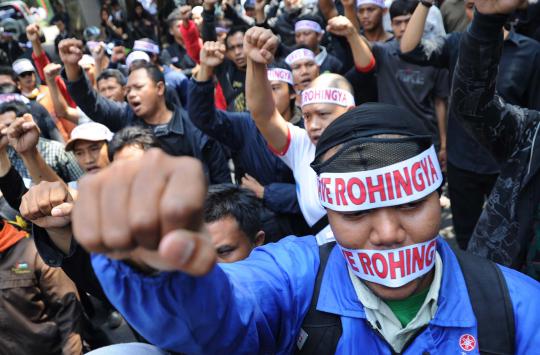 Massa peduli etnis Rohingya demo di Kedubes Myanmar 