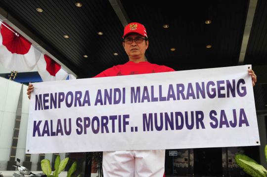 Artis Pong minta Andi Mallarangeng mundur dari Menpora