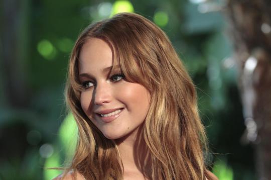 Jennifer Lawrence tampil seksi di Beverly Hills 