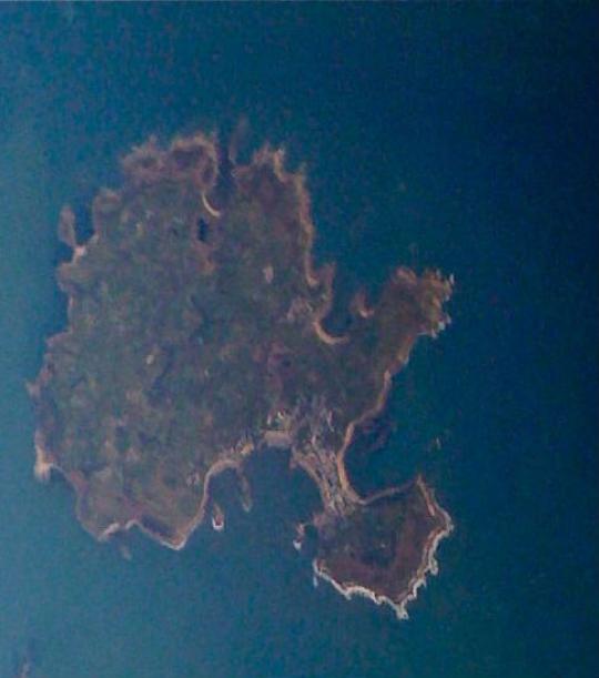 Wow, 7 pulau ini punya bentuk unik