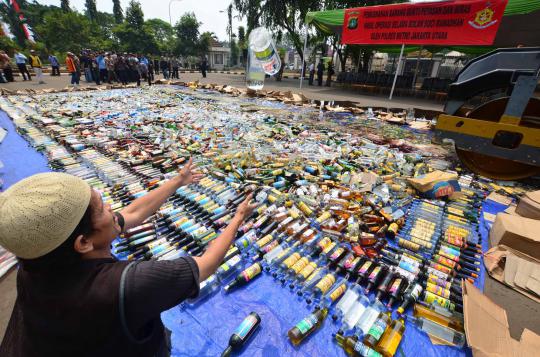 Polisi musnahkan ribuan Miras