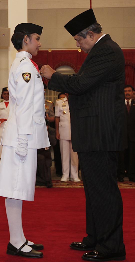 Presiden SBY kukuhkan pengibar bendera pusaka Merah Putih
