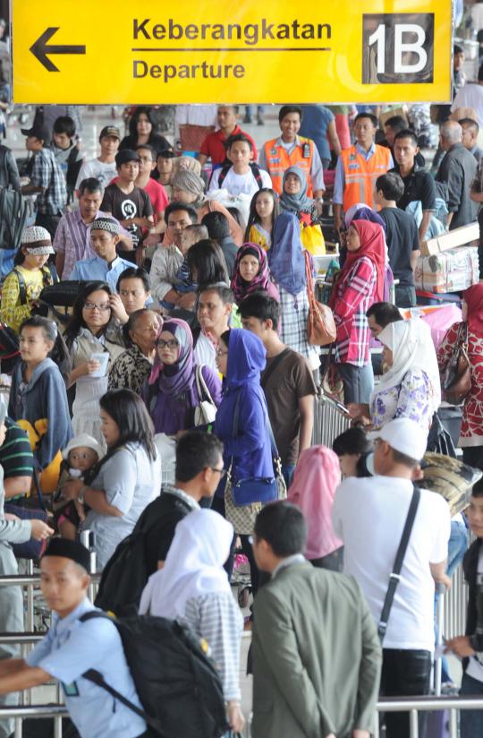 Bandara Soekarno-Hatta mulai dipadati pemudik