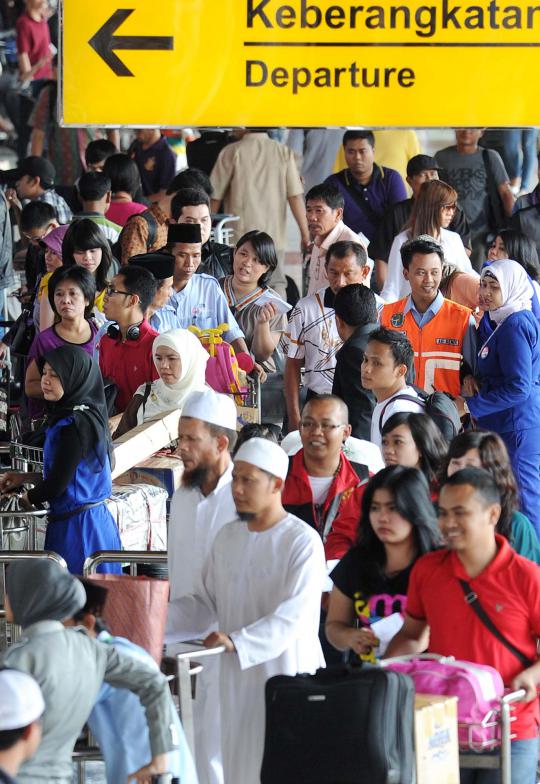 Bandara Soekarno-Hatta mulai dipadati pemudik