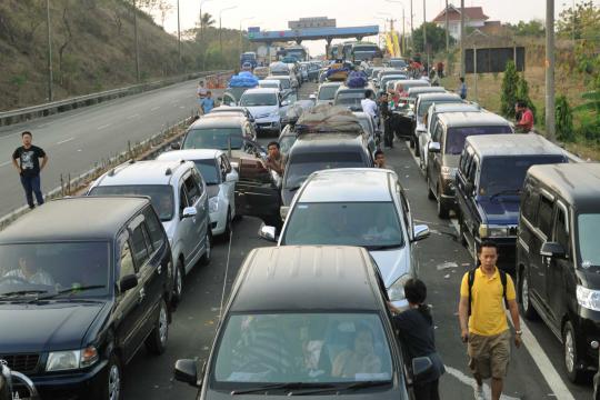 Arus mudik di Merak semakin padat