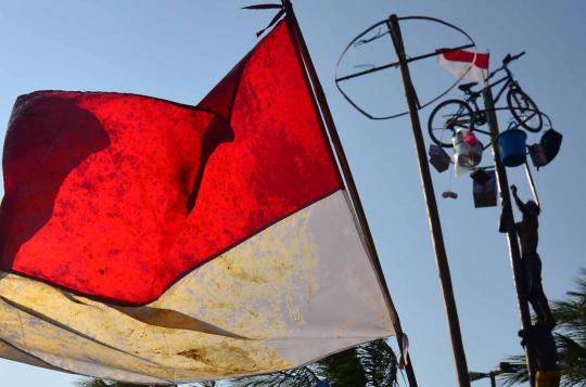 67 pohon pinang meriahkan pesta rakyat HUT RI