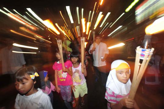 Pawai obor dan kembang api hiasi malam takbiran