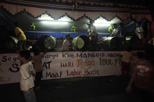 Pawai obor dan kembang api hiasi malam takbiran