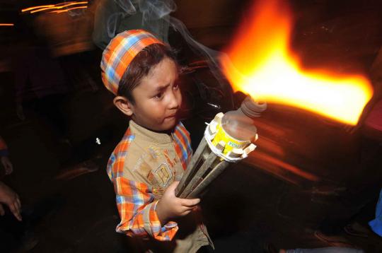 Pawai obor dan kembang api hiasi malam takbiran