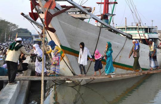 Salat  Idul Fitri 1433 H di Pelabuhan Sunda Kelapa