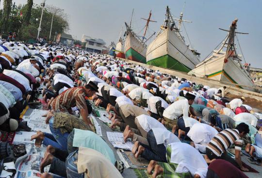 Salat  Idul Fitri 1433 H di Pelabuhan Sunda Kelapa