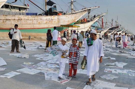 Salat  Idul Fitri 1433 H di Pelabuhan Sunda Kelapa