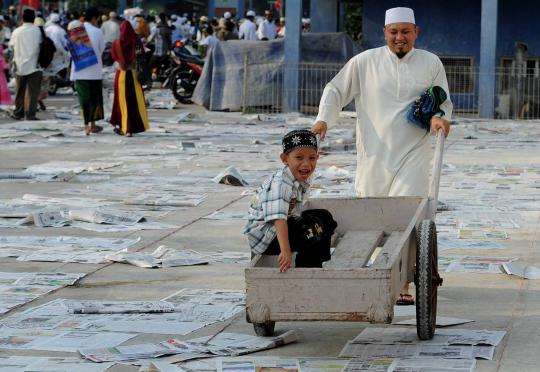 Salat  Idul Fitri 1433 H di Pelabuhan Sunda Kelapa