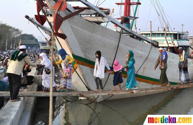 Foto : Salat Idul Fitri 1433 H di Pelabuhan Sunda Kelapa 