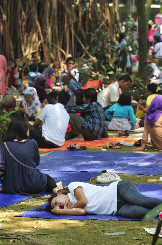 Libur lebaran, ribuan warga padati kebun binatang Ragunan