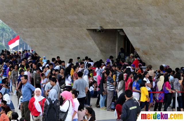Foto : Libur lebaran, warga serbu Monas merdeka.com