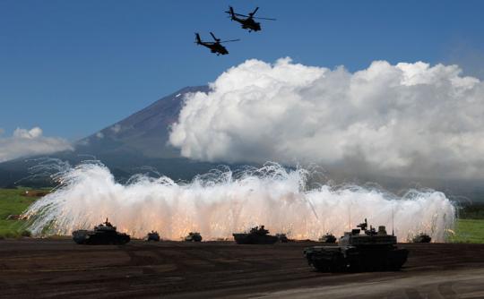 Latihan militer pasukan bela diri Jepang