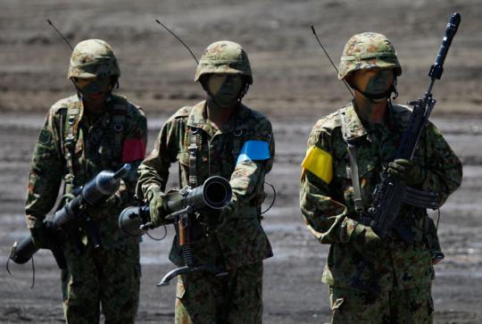 Latihan militer pasukan bela diri Jepang