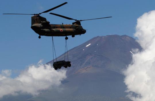 Latihan militer pasukan bela diri Jepang