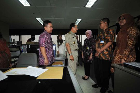 Foke sidak hari pertama kerja PNS usai libur Lebaran