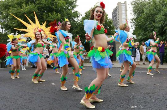 Penari seksi ramaikan karnaval Notting Hill