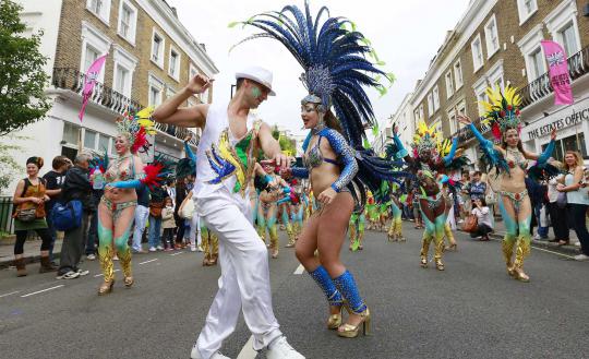 Penari seksi ramaikan karnaval Notting Hill