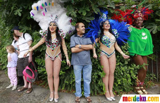 Foto : Penari seksi ramaikan karnaval Notting Hill 