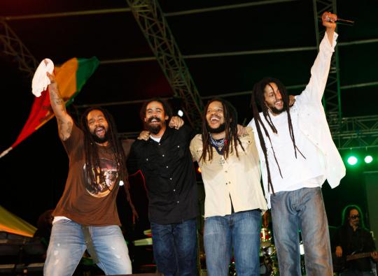 4 Putra legendaris Bob Marley tampil kompak