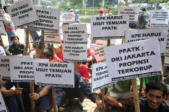 Puluhan aktivis gelar demo di KPK