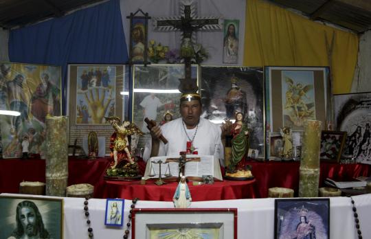 Ritual pengusiran roh halus di Kolombia 