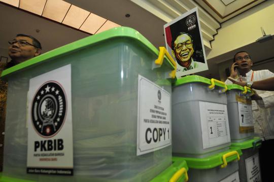Bawa poster Gus Dur, PKBIB daftar Pemilu 2014 ke KPU