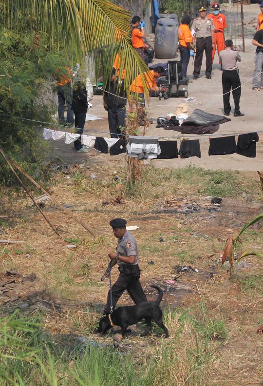 Polisi copot spanduk pondok Bidara, lokasi ledakan bom